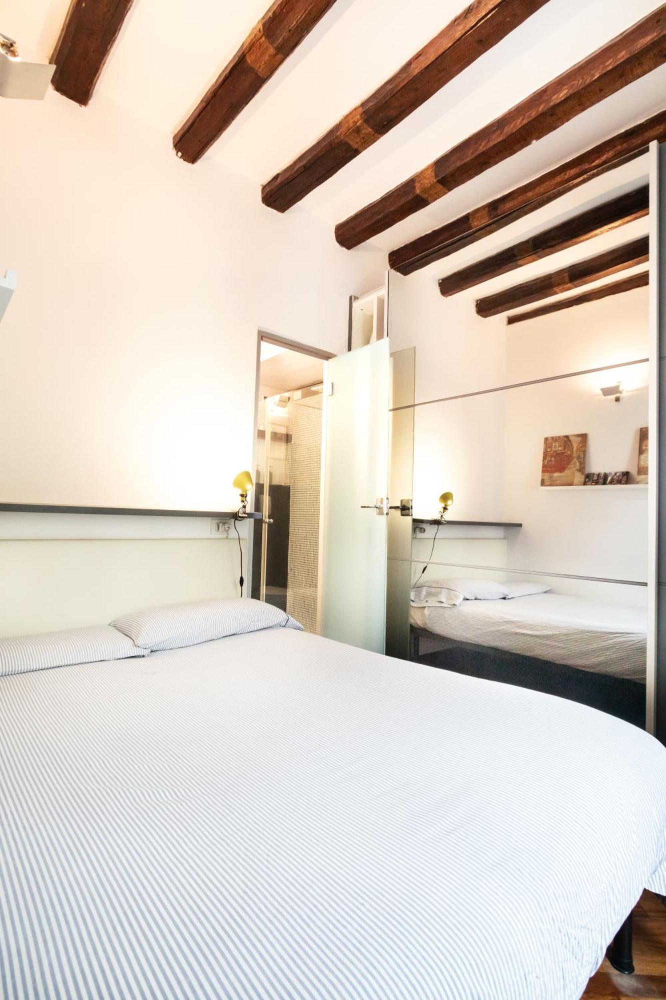 Cosy And Bright Flat In The Heart Of Porta Venezia Milaan